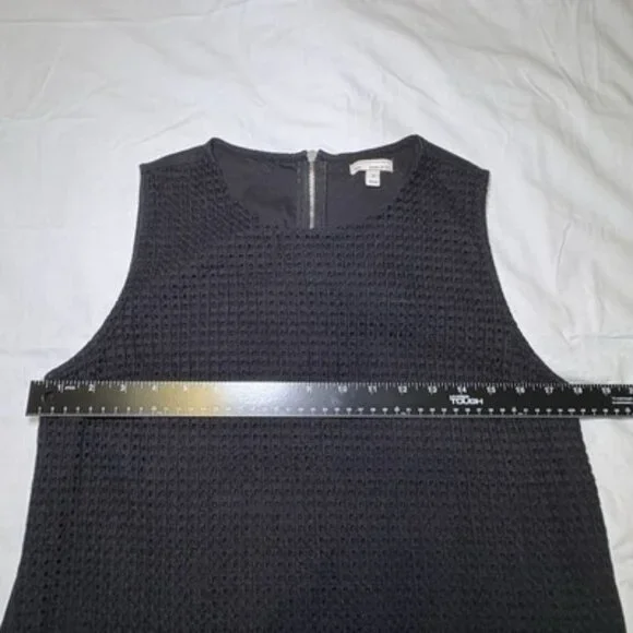 GAP Black Eyelet Sheath Dress Womens S Boxy Sleeveless Lined Minimal Neutral LBD - Picture 3 of 6